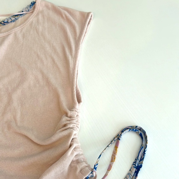 We The Free Women’s Shirt Size Small Sleeveless Bunches up / ties on the sides - Picture 4 of 9